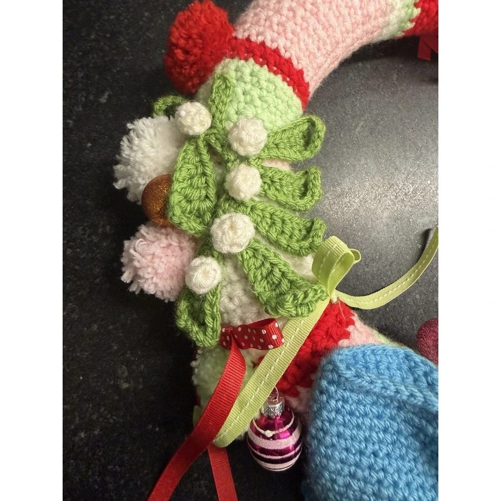 Vtg‎ Handmade Crocheted Christmas Wreath Wall Hanging 13